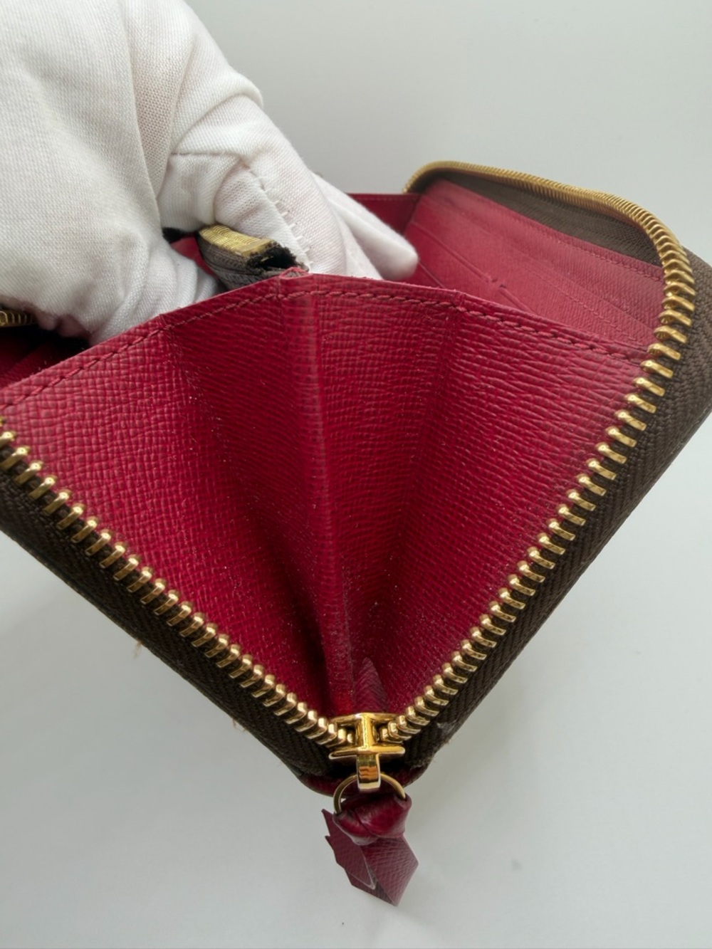 Louis Vuitton Monogram Zip Around Wallet with Fuchsia Interior and Pull - Picture 12 of 15